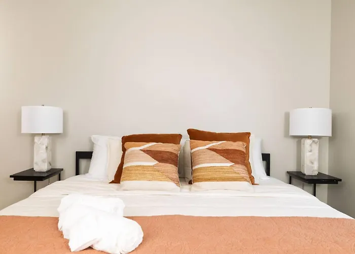 Cultural District Loft - Rooftop Terrace - Games Apartment Fort Worth