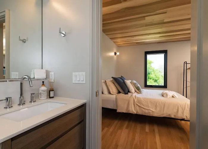 Cultural District Loft - Rooftop Terrace - Games Apartment